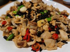 -头上红煨盐鸡·非遗院子餐厅