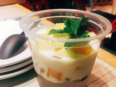 鲜芒酸奶雪燕-卢家妈妈·西餐厨房(卜蜂中心店)