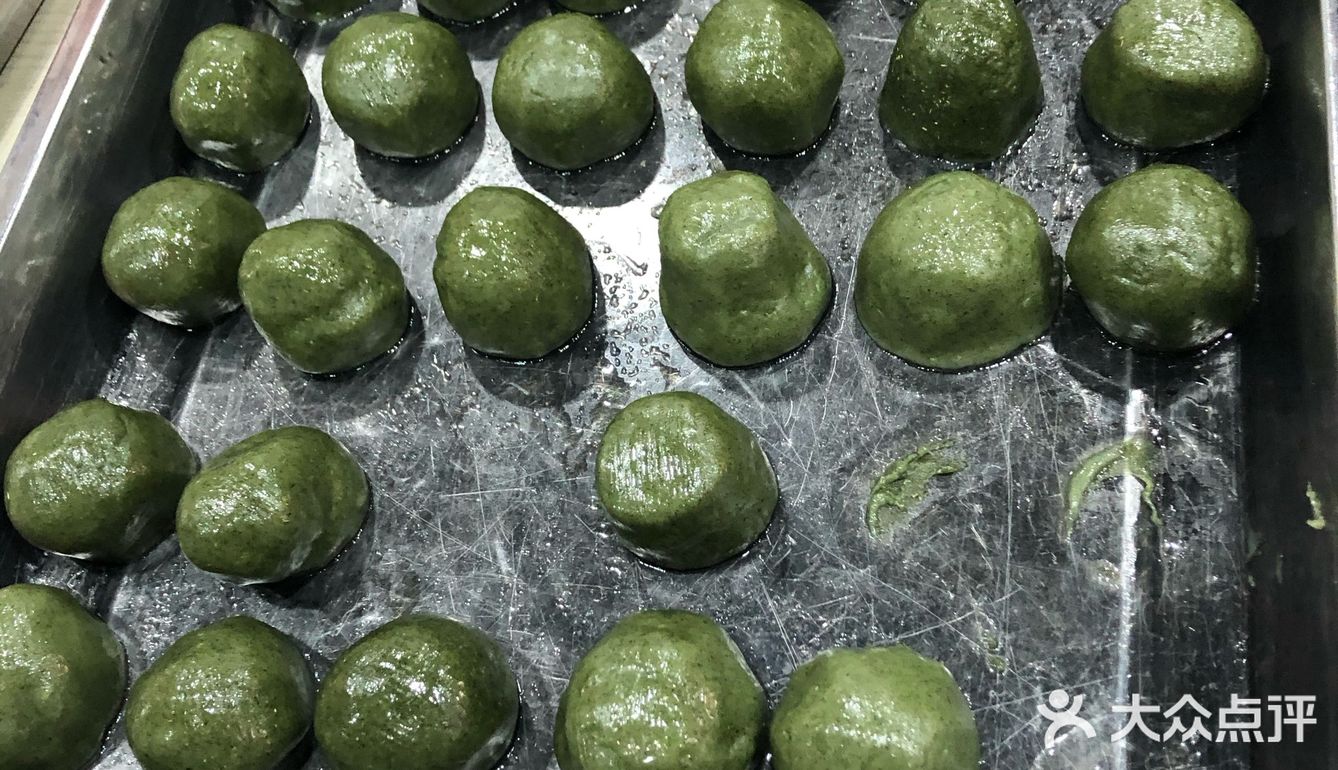  弘扬传统文化，学做青团｡