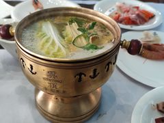 -云顶旋转自助景观餐厅