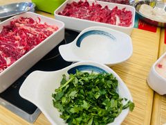 -杨老板·海鲜集市火锅·鲜切牛肉(中防万宝店)
