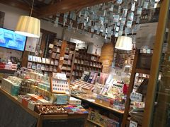 -猫的天空之城概念书店(苏州平江店)