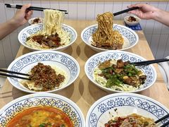 -李与白包子铺(桐梓林店)