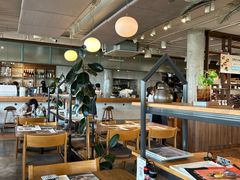-ROAST coffee & eatery