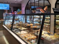 面包甜点陈列柜-巴黎贝甜(万源店)