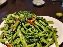 -大头虾越式风味餐厅(光明广场店)