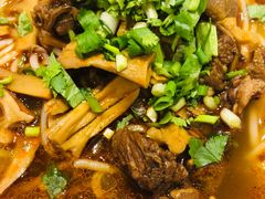 -犇逸·乐山跷脚牛肉·四川现炒(览海店)