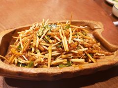 -老滇山寨•云南特色菜•地方菜•民族风情歌舞表演(金碧店)