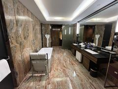 -广州天河希尔顿酒店