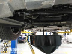 奔驰机油机滤保养-博睿通达汽车修理站