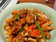 梭子蟹炒年糕-弄堂里·寻味杭州(湖滨银泰in77C区店)