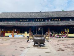 -峨眉山报国寺