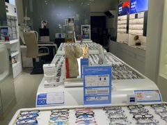-诺柯视眼镜-蔡司依视路官方工厂店(淞南一店)