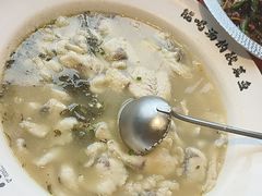 -严记小天府酸菜鱼(西四路店)