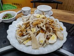 -南渝食府.墨脱石锅松茸鸡