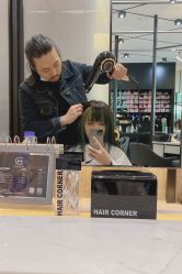 -HAIR CORNER