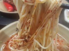 -亮亮面馆(经六路店)