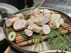 -草家酱蟹炭火烤肉店(珲春南路二店)