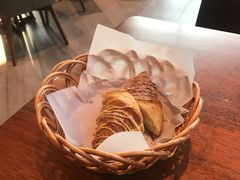 流奶黄金羊角-麦田工坊(月湖店)
