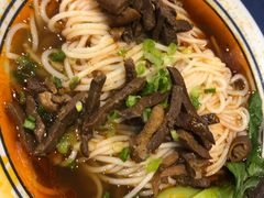 -霸蛮湖南菜·牛肉粉(荣京西街店)