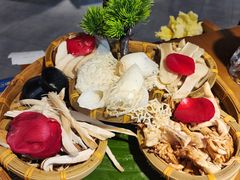 -菌彩云南野生菌火锅(万达广场店)