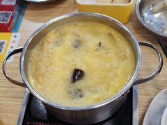 -杨老板·海鲜集市火锅·鲜切牛肉(中防万宝店)