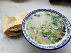 -烤鸭肉夹馍鸭汤店