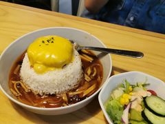 咖喱牛肉汉堡饭-红小满休闲餐厅(十全街店)