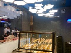 面包甜点陈列柜-野萃山·潮汕厚果汁(十亩地店)