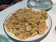 招牌虾仁炒饭-嗨辣小聚·盘锦河蟹·海鲜烧烤龙虾(盘锦十年好店)