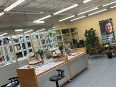 -无奔眼镜·蔡司·依视路授权店(马家堡店)