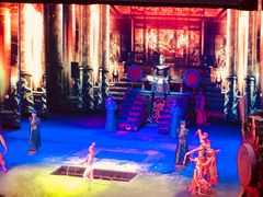 -工人俱乐部剧场杂技表演