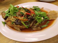 -J Daeng Seafood