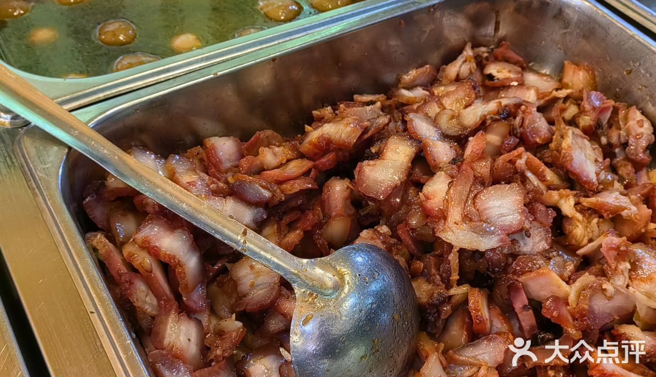 江汉路附近的宝藏广式烧鹅饭，一口穿越到广东