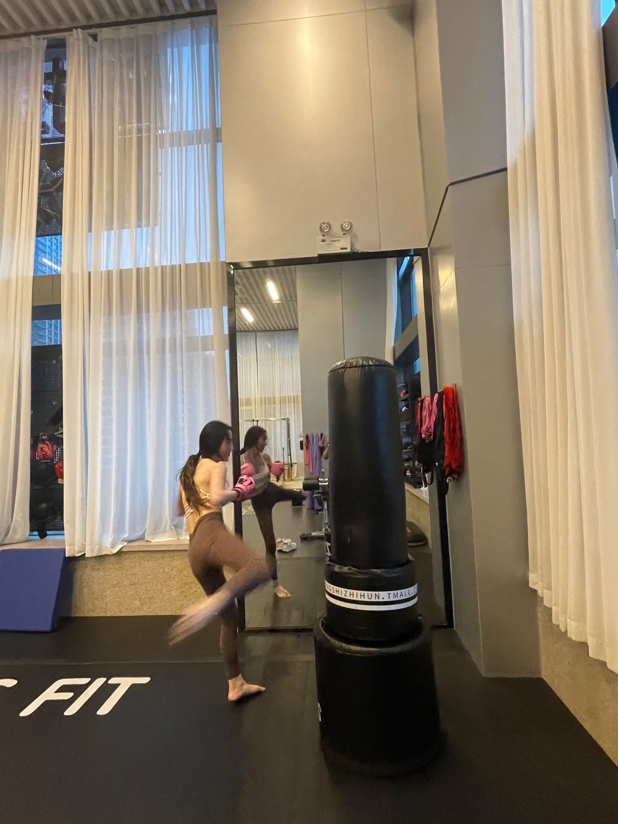 安托山鞭腿王05