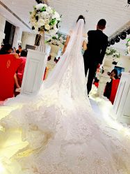 点击看大图 -艾米丽婚纱礼服