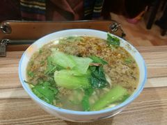 三鲜米线-老字号杨坡红油米线腊汁肉夹馍(东四道巷店)