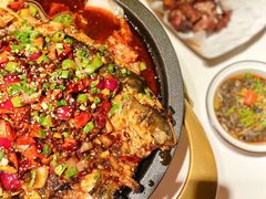 清江鱼-鸣记脆皮烤鱼·海鲜烤鱼(三八广场店)
