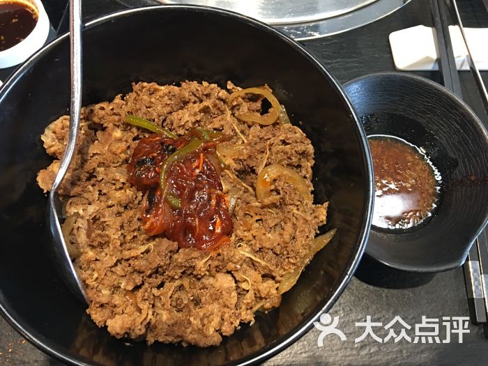 牛道74红花牛火山石烧(金狮店)-图片-青岛美食-大众点评网