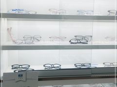 -翰佐蔡司小乐圆·依视路星趣控·暴龙眼镜折扣店