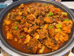 -巴四老城区炭火蛙锅(京通店)