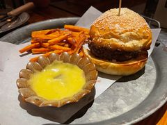 芝心牛肉堡JuicyLucy-Bistro 63 创意融合料理(广粤天地店)
