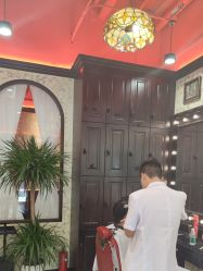 -东方先生国潮男士理发馆