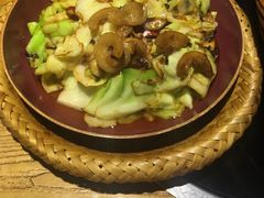 -吃饭皇帝大土家民族菜(正大广场店)