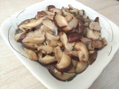 清炒香菌-阿才景东带皮牛肉馆(茶林苑店)