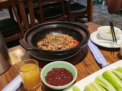 -泉畔人家·老济南经典鲁菜(大明湖店)