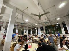大堂-标记美食新鲜猪杂(兴南大道店)