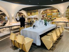 -钟书阁(珍园店)