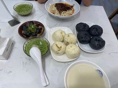 -李与白包子铺(桐梓林店)