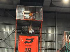 -极限PLAY运动娱乐新世界·团建派对潮玩休闲馆·室内蹦极高空游乐园